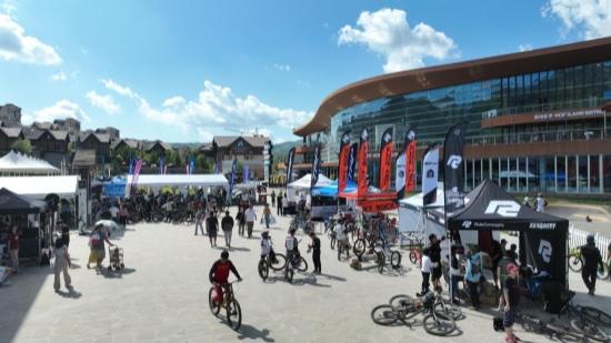 育发展有限, PUC城市, 方面