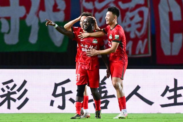 敲到左侧, 动作, 徐嘉敏