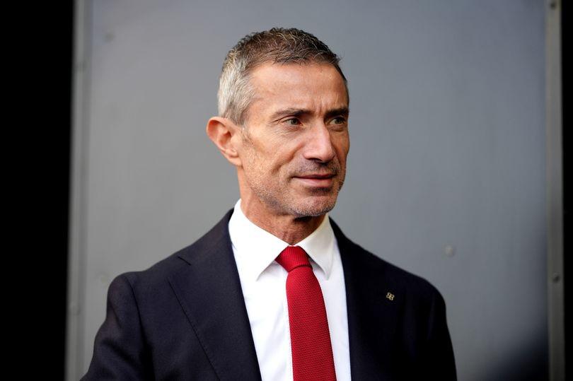 斯图加特正, 态度