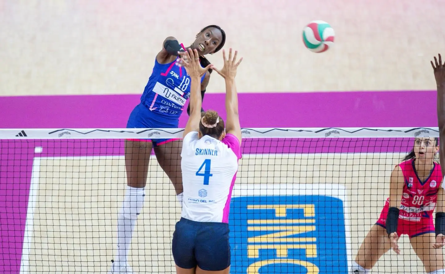 div, 科内利亚诺